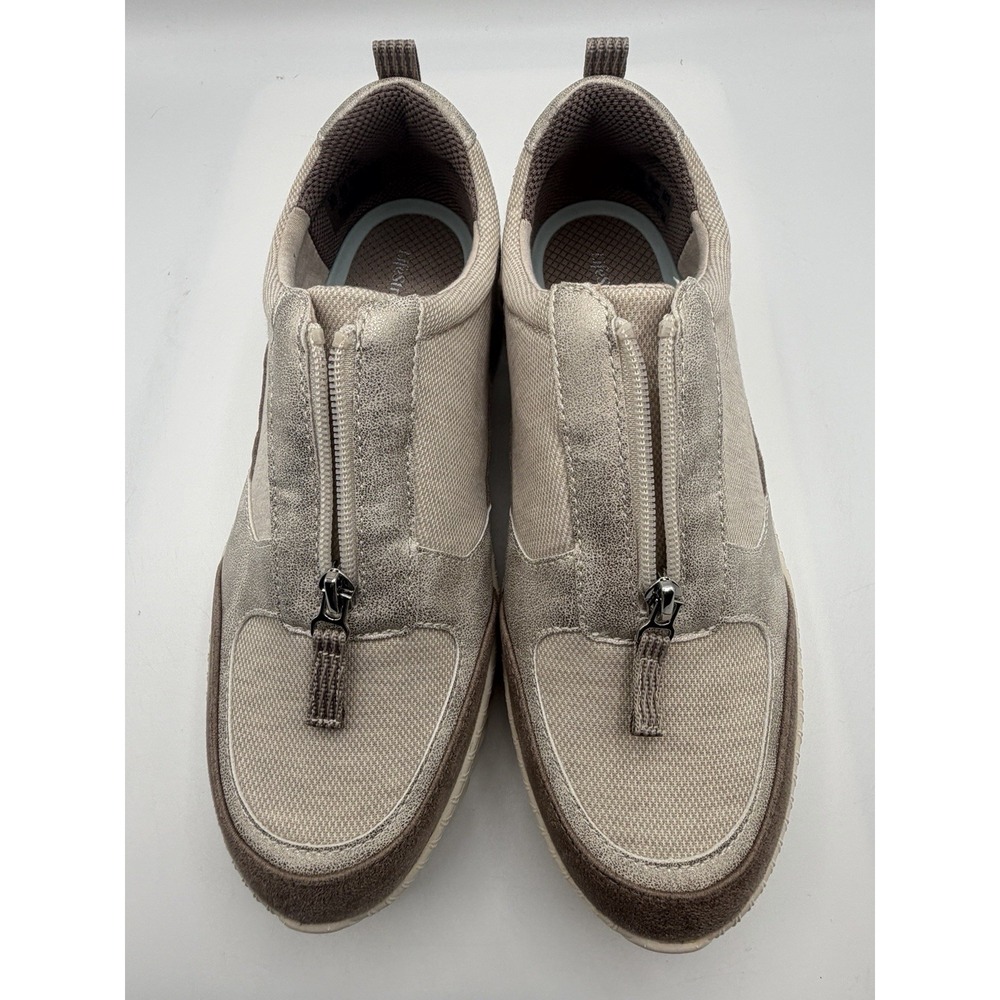 BZees Winner Comfort Sneaker, Women's 10 M, Beige,Gold Metallic Accents,Zip,NIB - Picture 11 of 16